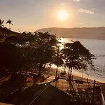 Yellow House Beira Mar Portinho